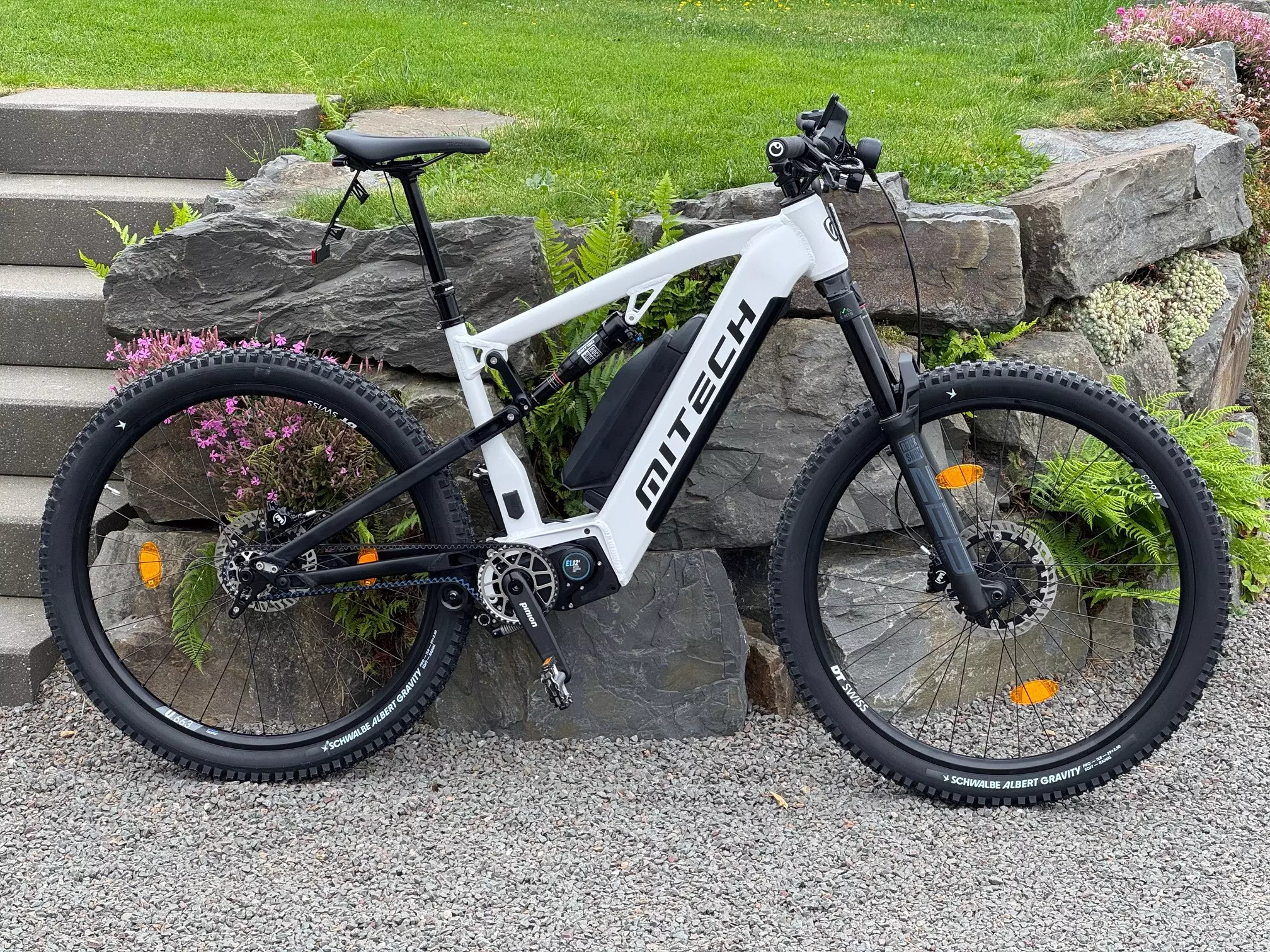 250